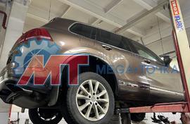 Ремонт и обслуживание компрессора пневмоподвески на Touareg NF 2014 года